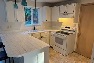 2713 SW Hume Ct, Portland, OR 97219 - Photo 11