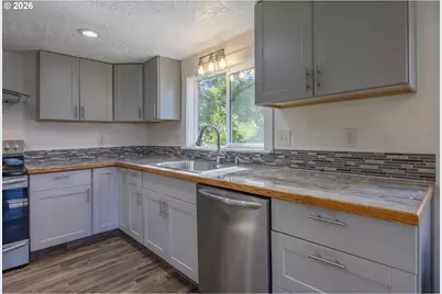 1842 NE 19th St, Lincoln City, OR 97367 - Photo 15
