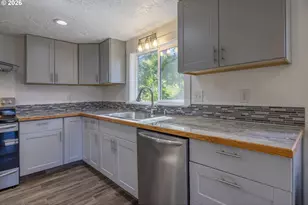 1842 NE 19th St, Lincoln City, OR 97367 - Photo 15