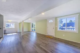 1842 NE 19th St, Lincoln City, OR 97367 - Photo 9