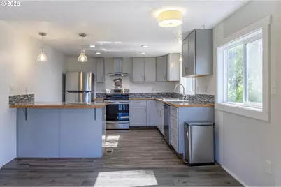 1842 NE 19th St, Lincoln City, OR 97367 - Photo 13