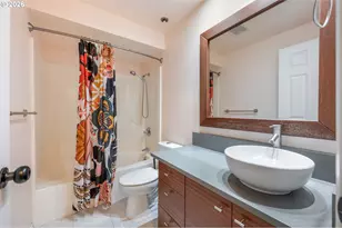 2330 SE Brookwood Ave, Hillsboro, OR 97123 - Photo 25