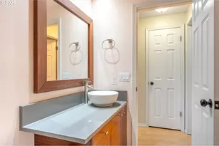 2330 SE Brookwood Ave, Hillsboro, OR 97123 - Photo 27