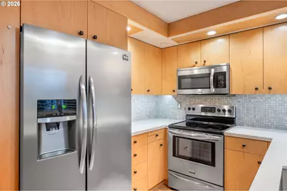 2330 SE Brookwood Ave #206, Hillsboro, OR 97123 - Photo 17