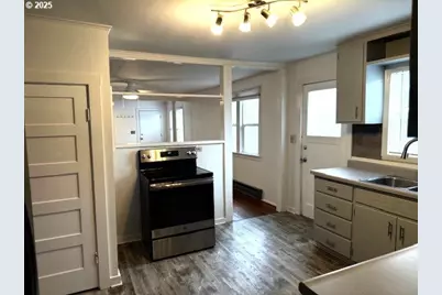 1740 W Broadway, Eugene, OR 97402 - Photo 17