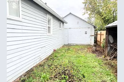 1740 W Broadway, Eugene, OR 97402 - Photo 3