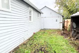 1740 W Broadway, Eugene, OR 97402 - Photo 3