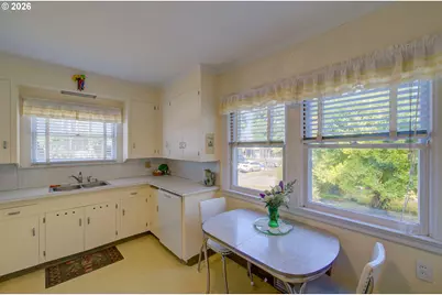 3647 Duane St, Astoria, OR 97103 - Photo 9