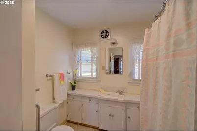 3647 Duane St, Astoria, OR 97103 - Photo 13