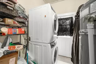 1212 Morrow Rd, Medford, OR 97504 - Photo 17