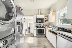 1212 Morrow Rd, Medford, OR 97504 - Photo 5