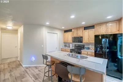 34505 Riverside Dr, Albany, OR 97321 - Photo 9