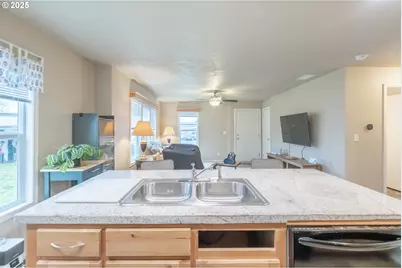 34505 Riverside Dr, Albany, OR 97321 - Photo 7