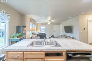 34505 Riverside Dr, Albany, OR 97321 - Photo 7