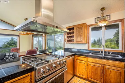 340 NE Vista Terrace Ave, Depoe Bay, OR 97341 - Photo 11