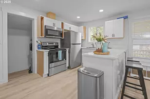 3432 NW Port Ct, Lincoln City, OR 97367 - Photo 11