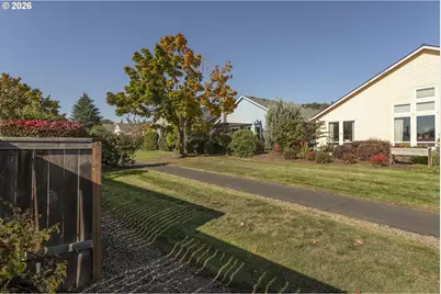 12641 SW Overgaard St, Portland, OR 97224 - Photo 43