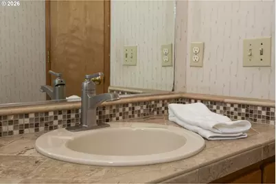 12641 SW Overgaard St, Portland, OR 97224 - Photo 27