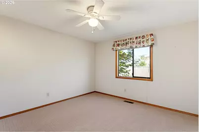 12641 SW Overgaard St, Portland, OR 97224 - Photo 23