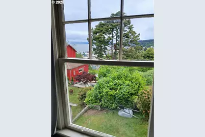 558 4th St, Astoria, OR 97103 - Photo 15