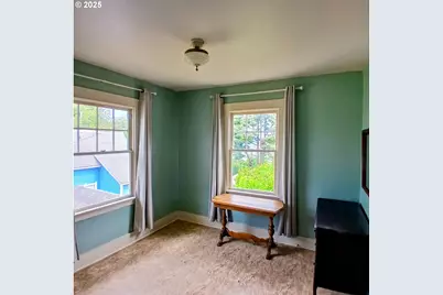 558 4th St, Astoria, OR 97103 - Photo 13