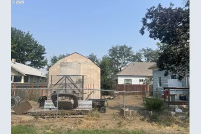 1235 4th St, Baker City, OR 97814 - Photo 3