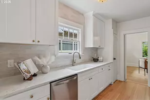 2423 NE 11th Ave, Portland, OR 97212 - Photo 11