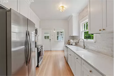 2423 NE 11th Ave, Portland, OR 97212 - Photo 13