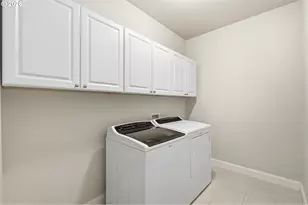 1190 Peascod Dr, Eugene, OR 97402 - Photo 39