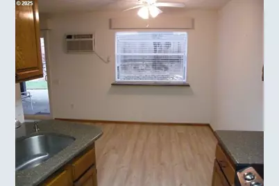 10955 SW Meadowbrook Dr #14, Portland, OR 97224 - Photo 15