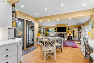 1250 SW Englewood Dr, Lake Oswego, OR 97034 - Photo 9