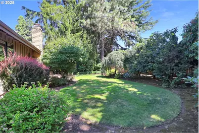 1254 Rio Glen Dr, Eugene, OR 97401 - Photo 43