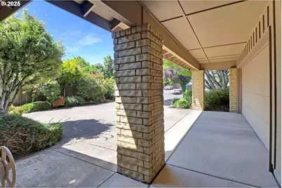 1254 Rio Glen Dr, Eugene, OR 97401 - Photo 3