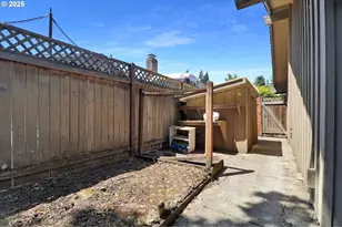 1254 Rio Glen Dr, Eugene, OR 97401 - Photo 41