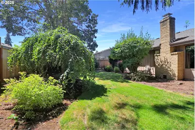 1254 Rio Glen Dr, Eugene, OR 97401 - Photo 39