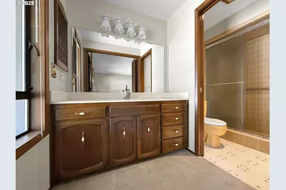 1254 Rio Glen Dr, Eugene, OR 97401 - Photo 33