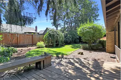 1254 Rio Glen Dr, Eugene, OR 97401 - Photo 37