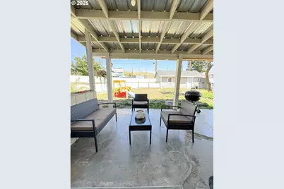 1615 Estes St, Baker City, OR 97814 - Photo 15