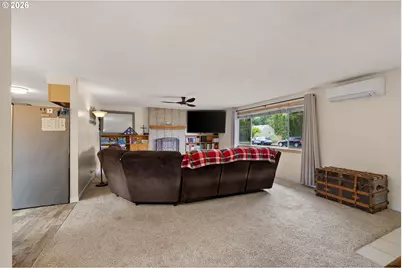 430 N 6th St, Harrisburg, OR 97446 - Photo 11