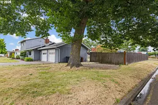 430 N 6th St, Harrisburg, OR 97446 - Photo 3