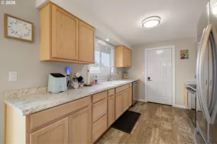 430 N 6th St, Harrisburg, OR 97446 - Photo 15