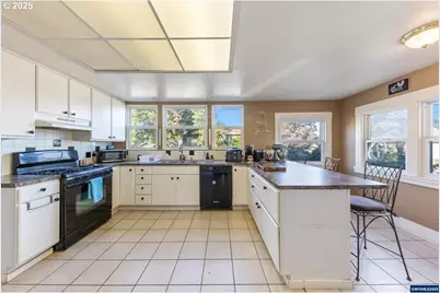 1111 SW Levens St, Dallas, OR 97338 - Photo 3