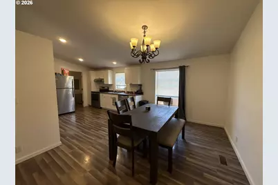 152 NE Scofield Ave, Roseburg, OR 97470 - Photo 15