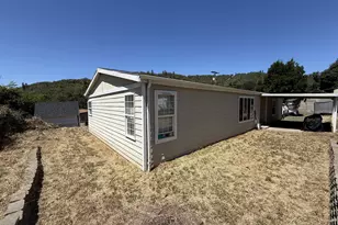 152 NE Scofield Ave, Roseburg, OR 97470 - Photo 5