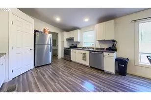 152 NE Scofield Ave, Roseburg, OR 97470 - Photo 21