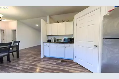 152 NE Scofield Ave, Roseburg, OR 97470 - Photo 19