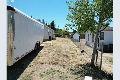 152 NE Scofield Ave, Roseburg, OR 97470 - Photo 47