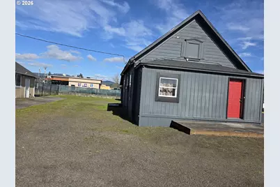 1014 A St, Woodland, WA 98674 - Photo 3