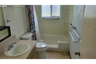945 N 4th St, Aumsville, OR 97325 - Photo 13