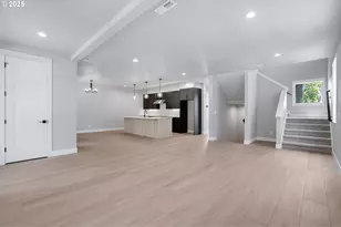 6028 SW 18th Dr, Portland, OR 97239 - Photo 9